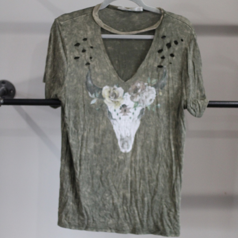 VIntage havana size large, green distressed cow skull top